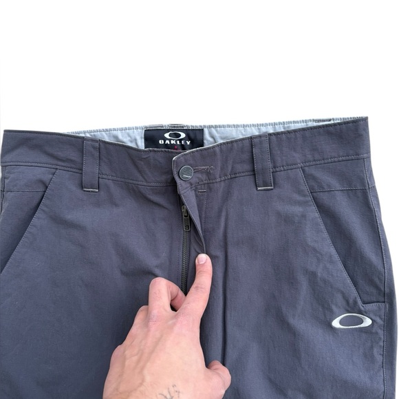 Men’s Grey Oakley Skull Golf Pants 34W 32.5L - Picture 2 of 8